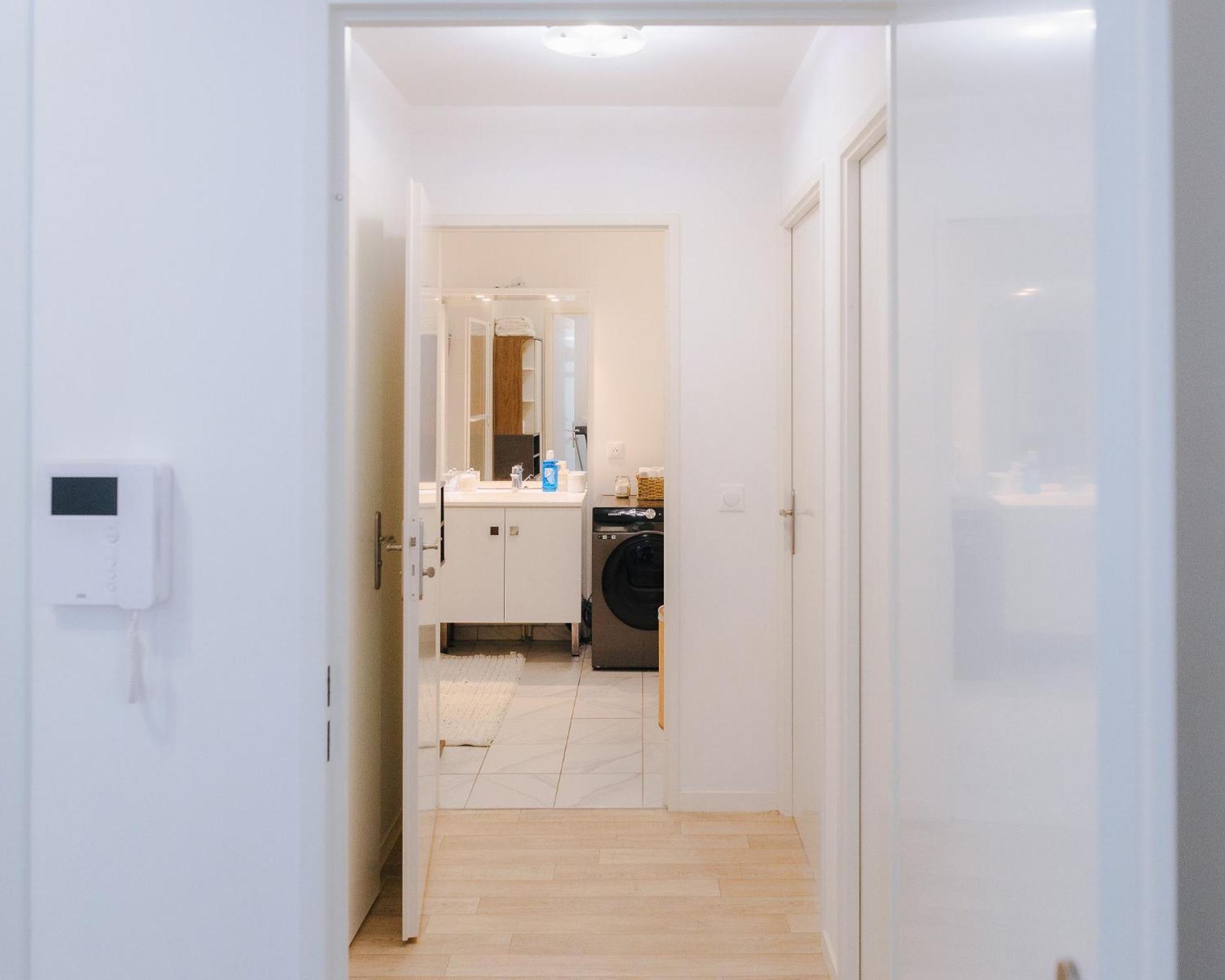 Appartement Luxueux, Neuf & Equipe A Versailles, Saint-Cyr-lʼÉcole Eksteriør bilde
