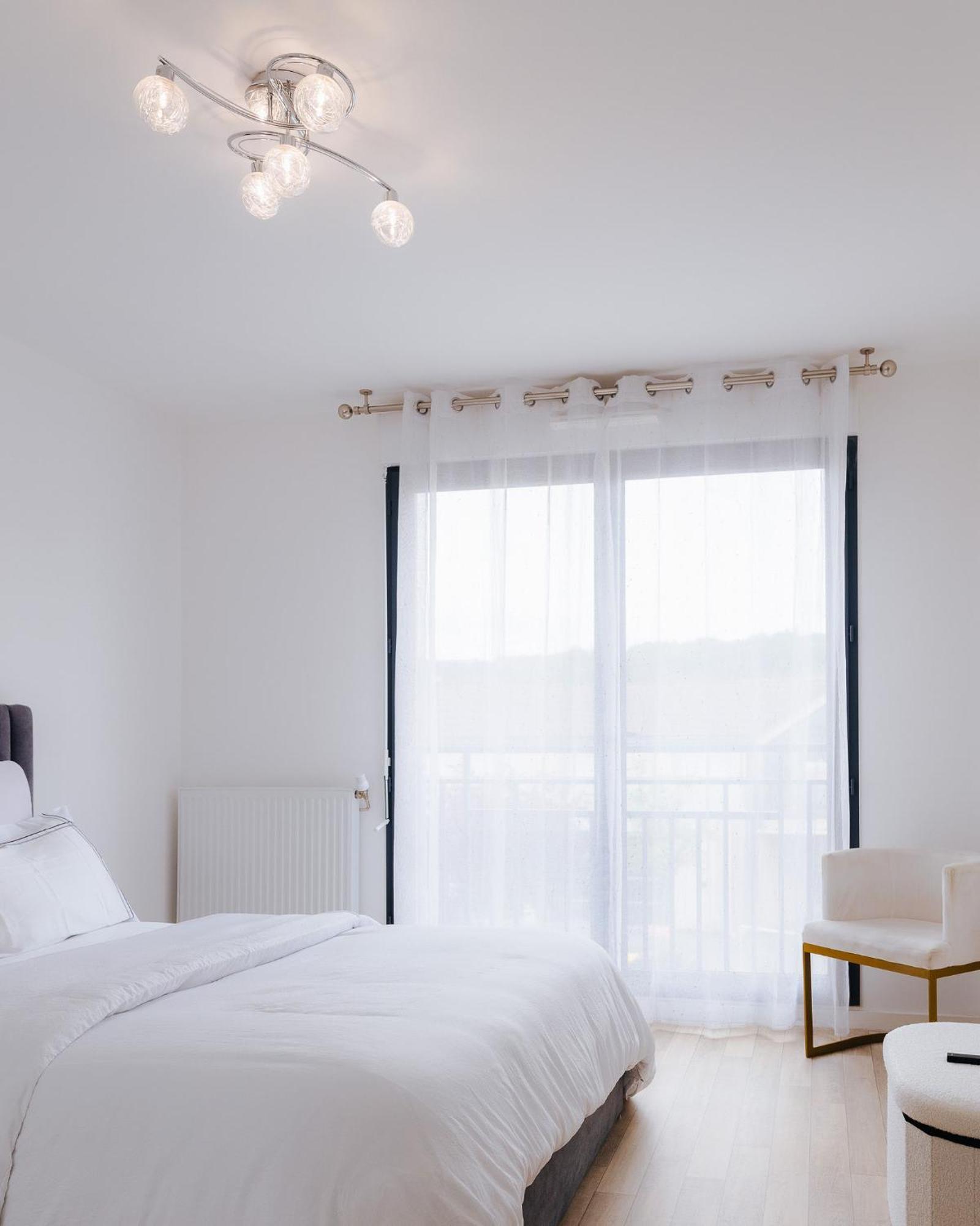 Appartement Luxueux, Neuf & Equipe A Versailles, Saint-Cyr-lʼÉcole Eksteriør bilde