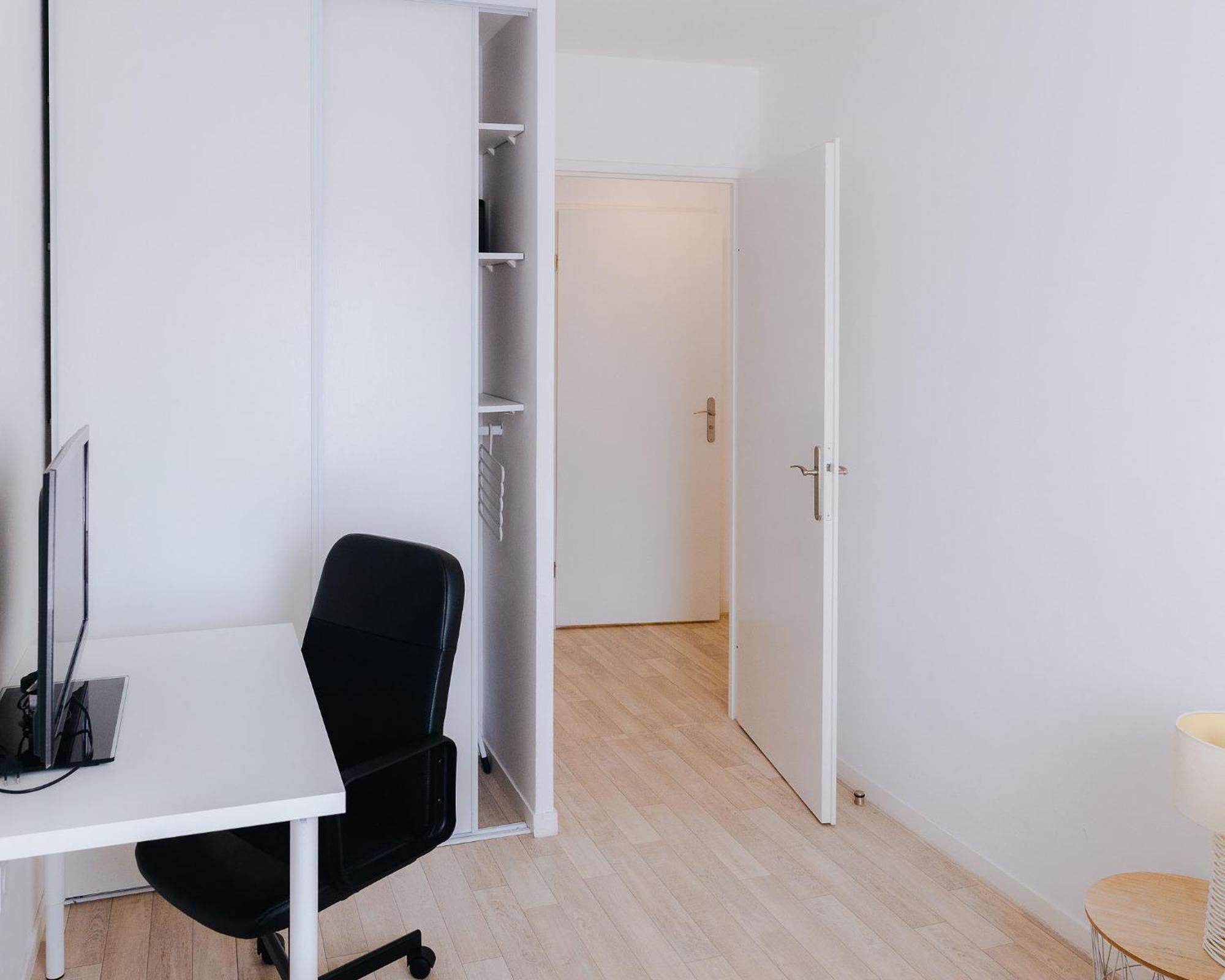 Appartement Luxueux, Neuf & Equipe A Versailles, Saint-Cyr-lʼÉcole Eksteriør bilde