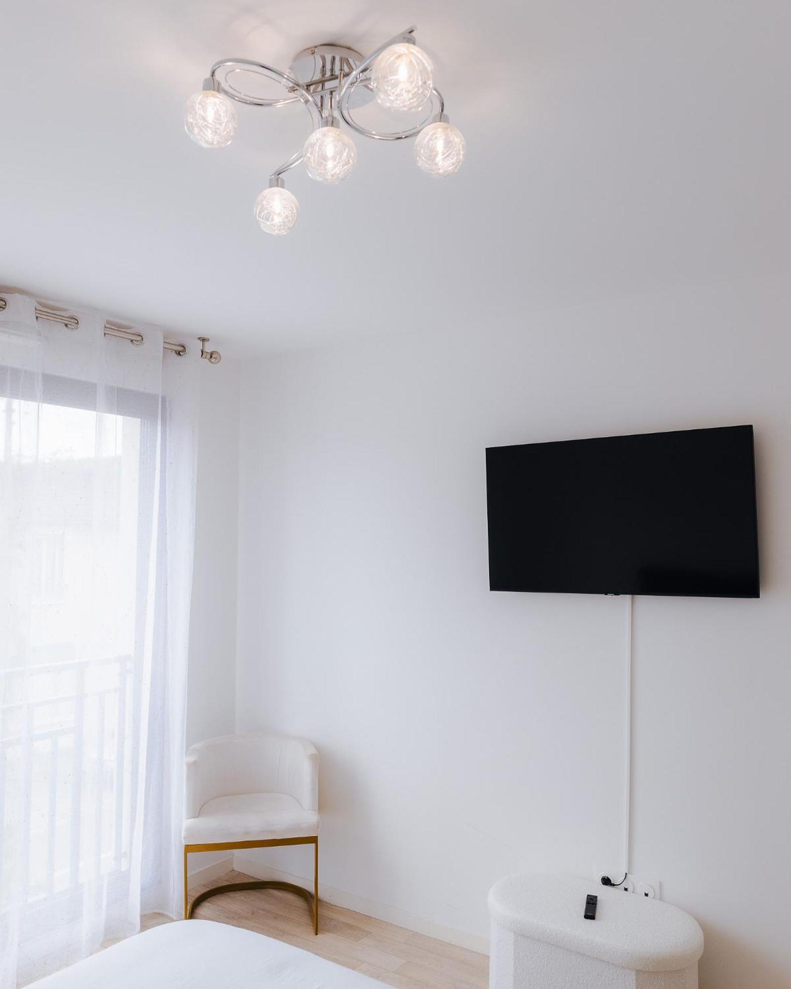 Appartement Luxueux, Neuf & Equipe A Versailles, Saint-Cyr-lʼÉcole Eksteriør bilde