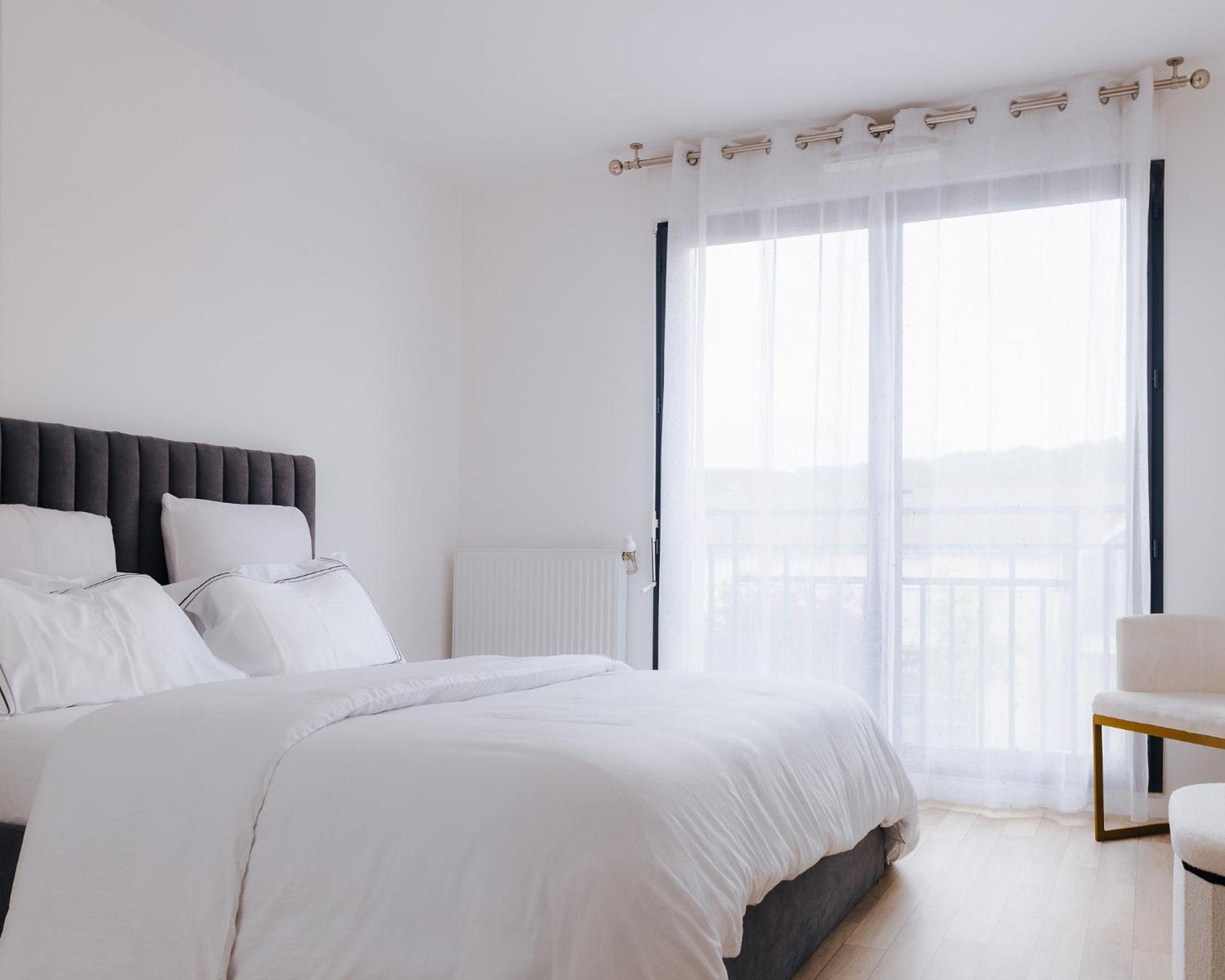 Appartement Luxueux, Neuf & Equipe A Versailles, Saint-Cyr-lʼÉcole Eksteriør bilde