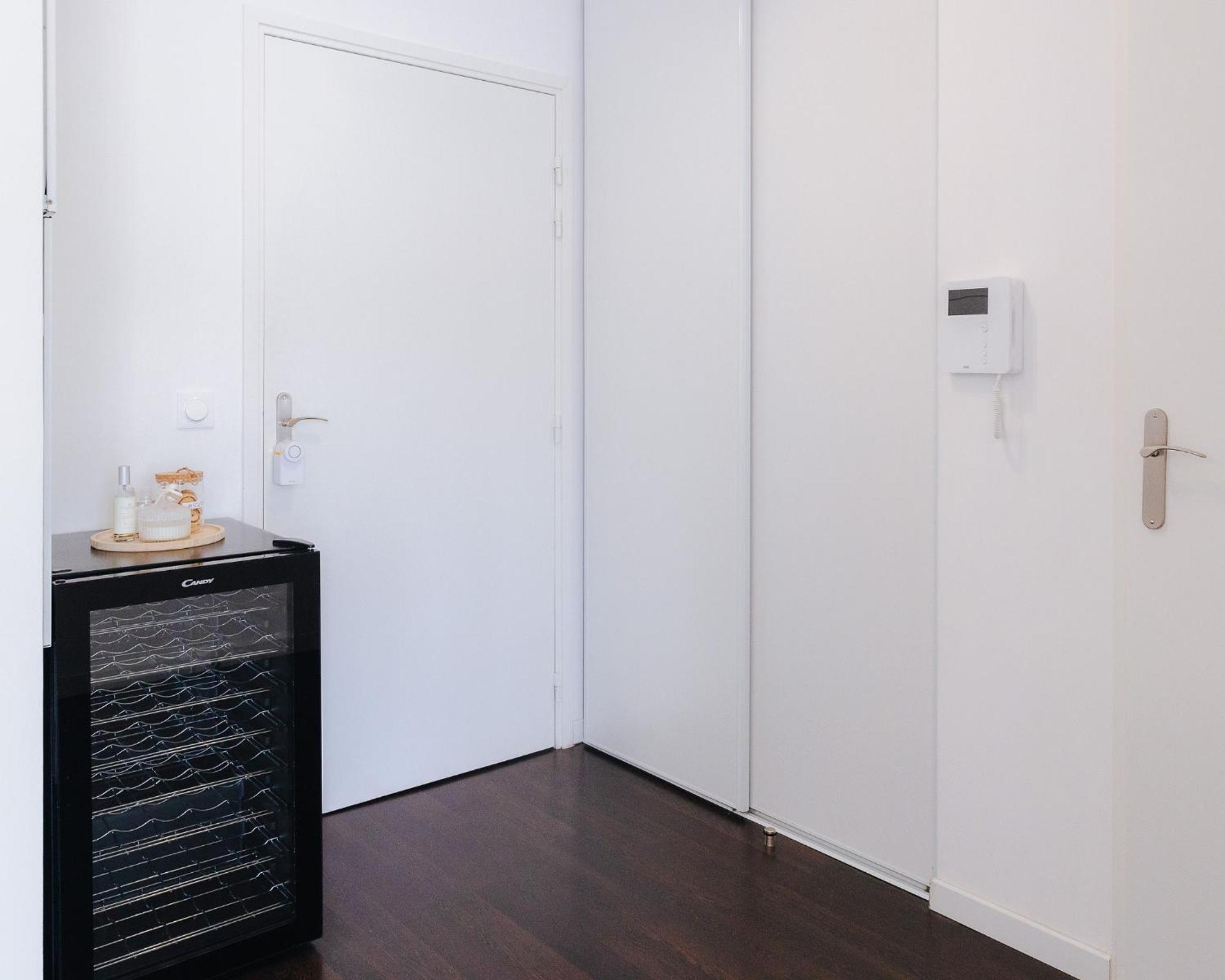 Appartement Luxueux, Neuf & Equipe A Versailles, Saint-Cyr-lʼÉcole Eksteriør bilde