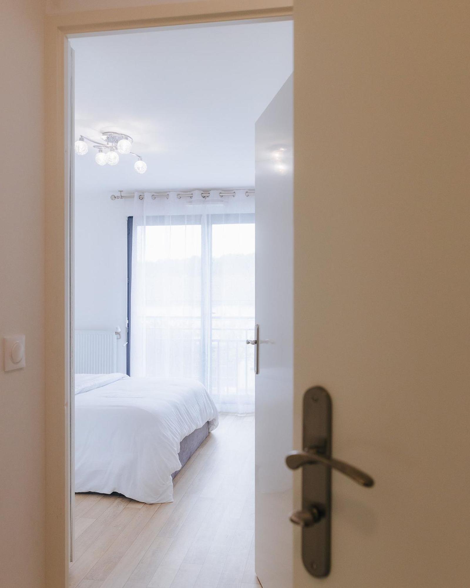 Appartement Luxueux, Neuf & Equipe A Versailles, Saint-Cyr-lʼÉcole Eksteriør bilde